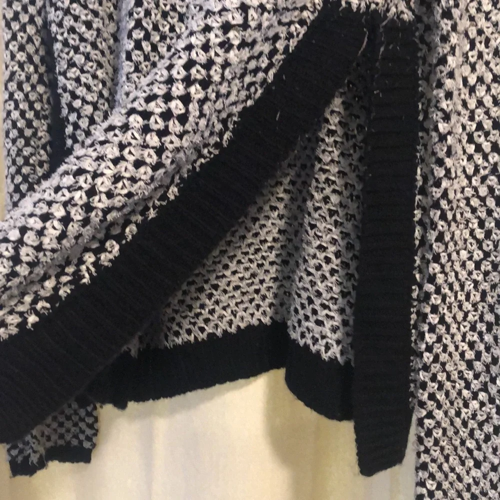 LAMade Black and White Sweater, size Large